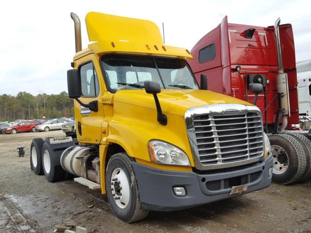 1FUJGEDVXBSAX7125 - 2011 FREIGHTLINER CASCADIA 1 RED photo 1