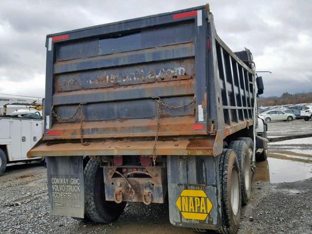 4V5K99GH56N393469 - 2006 VOLVO VHD WHITE photo 4