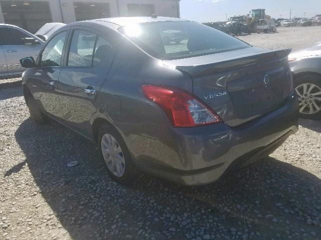 3N1CN7APXHL839092 - 2017 NISSAN VERSA S GRAY photo 3