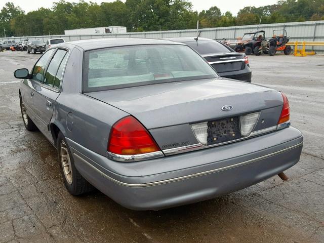 2FAFP74W7WX185564 - 1998 FORD CROWN VICT GRAY photo 3