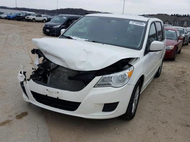 2C4RVABG9CR390471 - 2012 VOLKSWAGEN ROUTAN SE WHITE photo 2