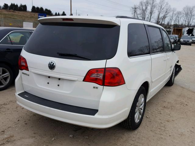 2C4RVABG9CR390471 - 2012 VOLKSWAGEN ROUTAN SE WHITE photo 4