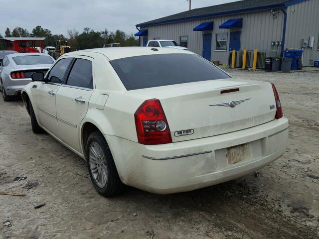 2C3CA5CV4AH297094 - 2010 CHRYSLER 300 TOURIN WHITE photo 3