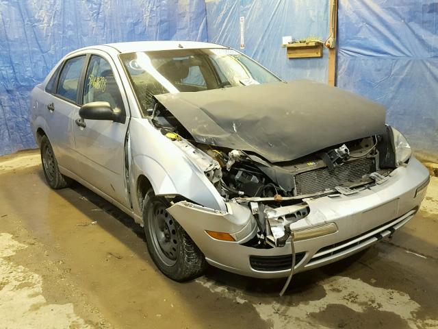 1FAFP34N15W310147 - 2005 FORD FOCUS ZX4 SILVER photo 1