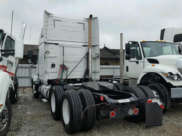 4V4NC9THXDN568420 - 2013 VOLVO VN VNL WHITE photo 3