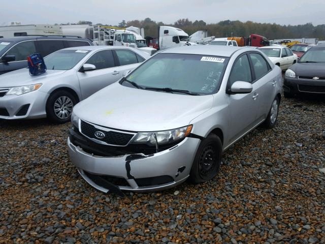 KNAFU4A25D5717909 - 2013 KIA FORTE EX SILVER photo 2