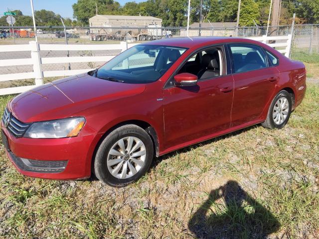 1VWAT7A38FC061551 - 2015 VOLKSWAGEN PASSAT S RED photo 2