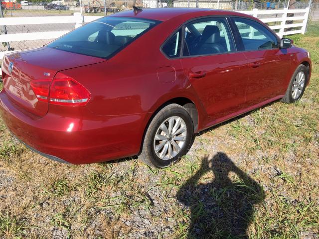 1VWAT7A38FC061551 - 2015 VOLKSWAGEN PASSAT S RED photo 4