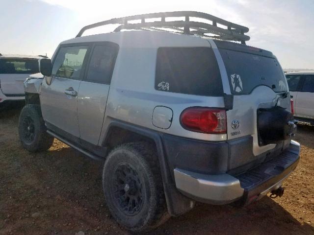 JTEBU11F570048542 - 2007 TOYOTA FJ CRUISER GRAY photo 3