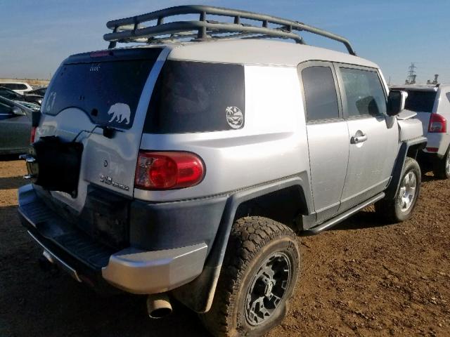 JTEBU11F570048542 - 2007 TOYOTA FJ CRUISER GRAY photo 4