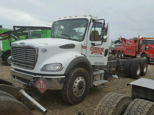 1FVHC5CY1GHHK8602 - 2016 FREIGHTLINER M2 112 MED WHITE photo 2