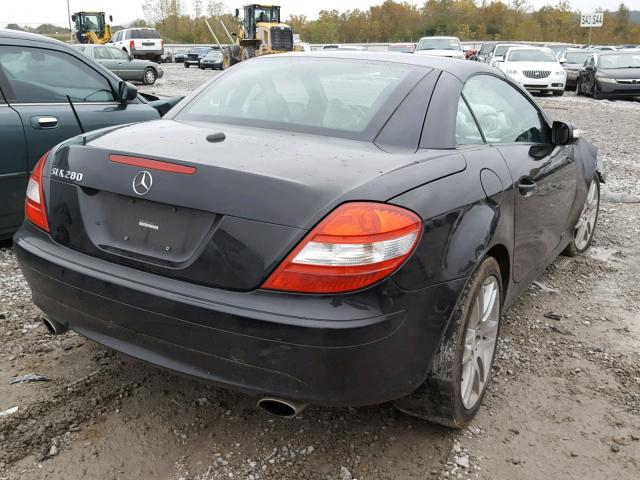 WDBWK54F38F178895 - 2008 MERCEDES-BENZ SLK 280 BLACK photo 4