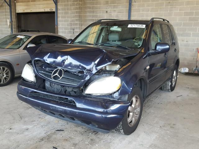 4JGAB54E2YA152851 - 2000 MERCEDES-BENZ ML 320 BLUE photo 2