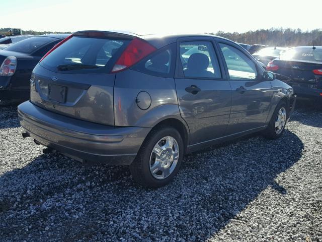 1FAHP37N37W349748 - 2007 FORD FOCUS ZX5 CHARCOAL photo 4