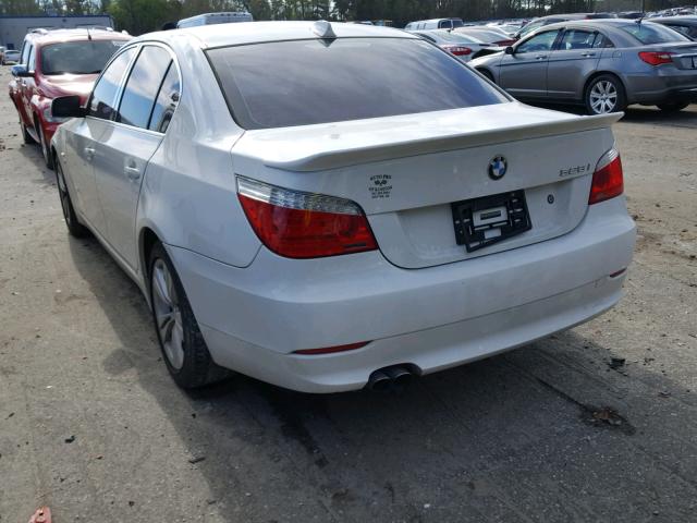 WBANV1C57AC158367 - 2010 BMW 528 XI WHITE photo 3