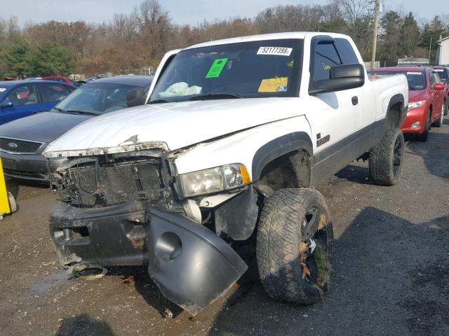 1B7KF2364YJ164084 - 2000 DODGE RAM 2500 WHITE photo 2