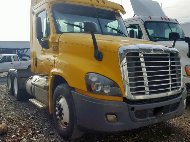 1FUJGEDV1DSBU6240 - 2013 FREIGHTLINER CASCADIA 1 YELLOW photo 1