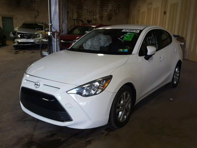 3MYDLBZV8GY129463 - 2016 TOYOTA SCION IA WHITE photo 2