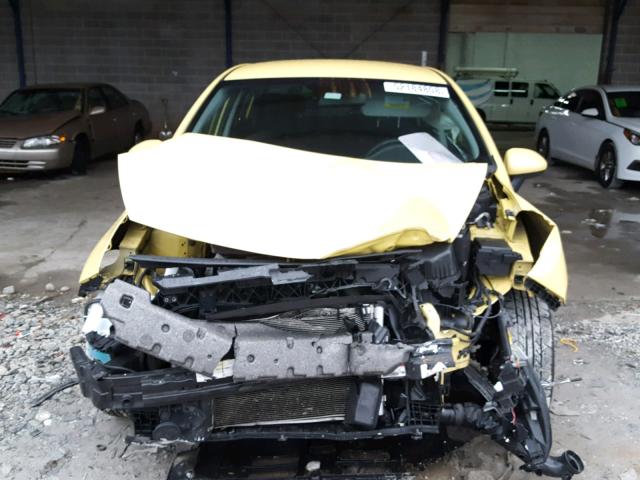 KNADM4A35G6595521 - 2016 KIA RIO LX YELLOW photo 7