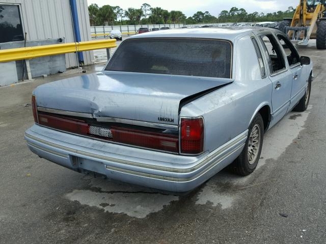 1LNLM81W8PY637597 - 1993 LINCOLN TOWN CAR E BLUE photo 4