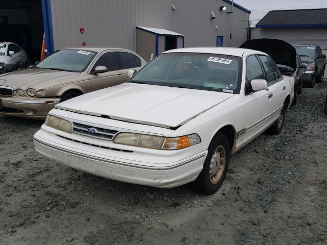 2FALP74W4VX222300 - 1997 FORD CROWN VICT WHITE photo 2