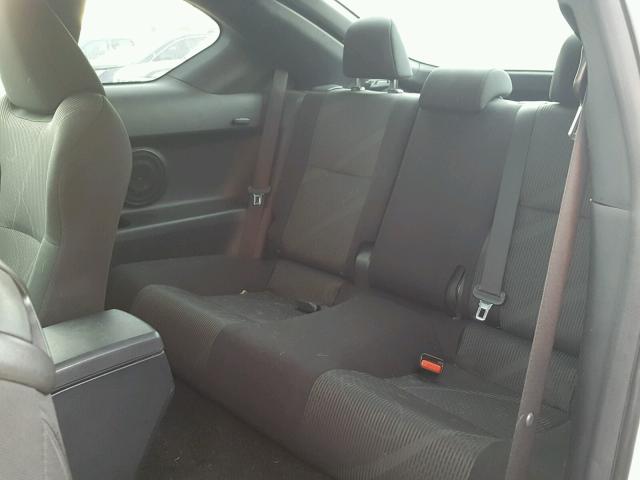 JTKJF5C72D3059864 - 2013 TOYOTA SCION TC თეთრი ფოტო 6