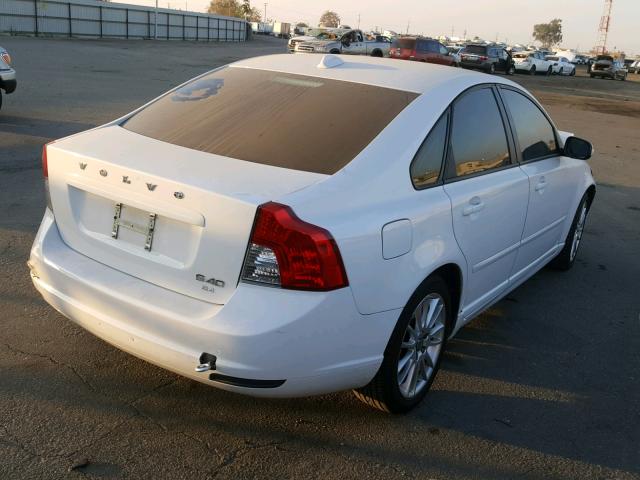 YV1390MS7A2509940 - 2010 VOLVO S40 2.4I WHITE photo 4