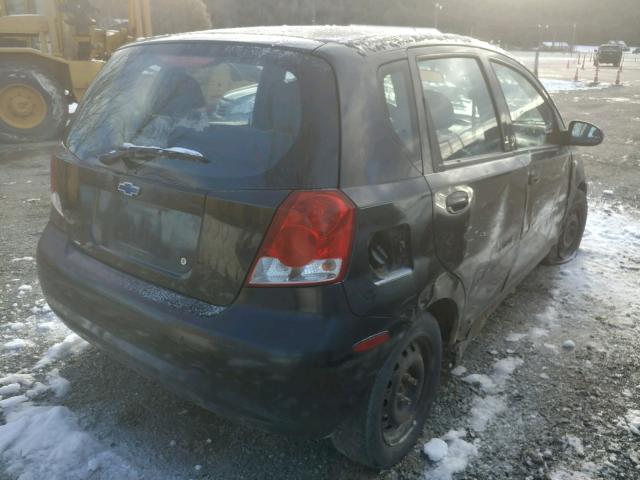KL1TD62665B328192 - 2005 CHEVROLET AVEO BASE Qara foto 4
