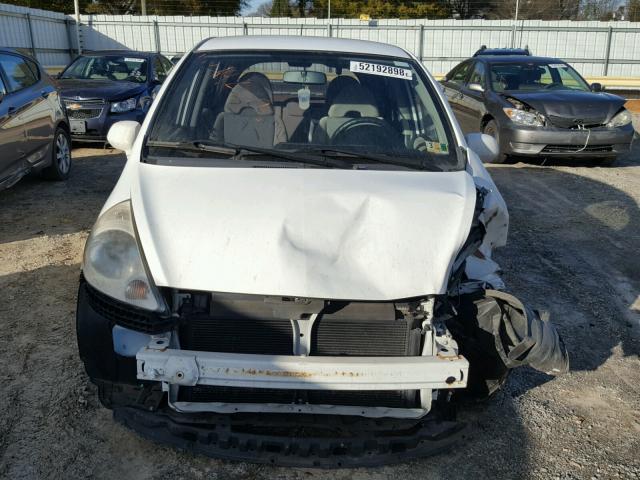 JHMGD38607S061861 - 2007 HONDA FIT S WHITE photo 9