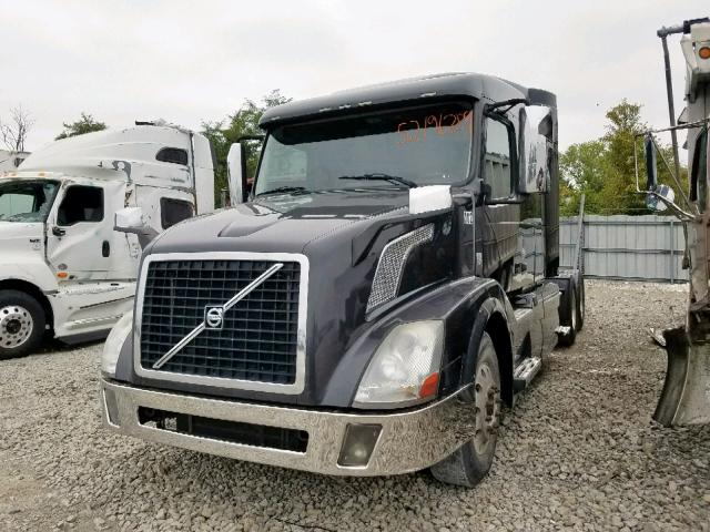 4V4NC9EH1DN148333 - 2013 VOLVO VN VNL BLACK photo 2