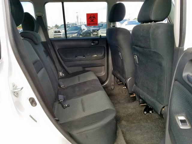 JTLKT334164099367 - 2006 TOYOTA SCION XB Weiß Foto 6