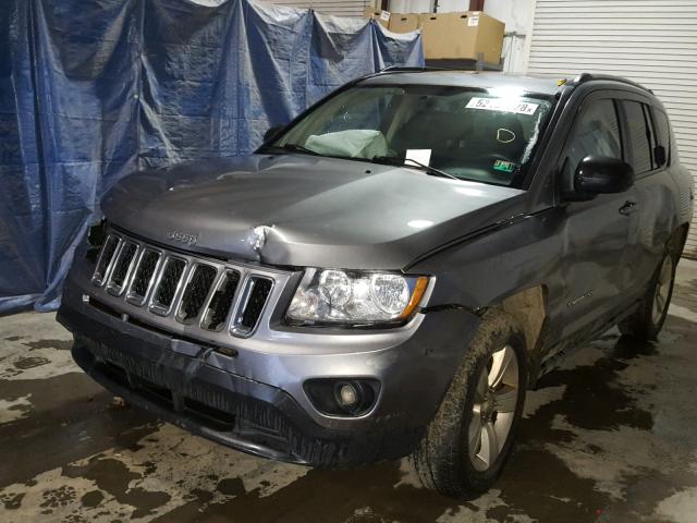 1J4NF1FB4BD281812 - 2011 JEEP COMPASS SP ნაცრისფერი ფოტო 2