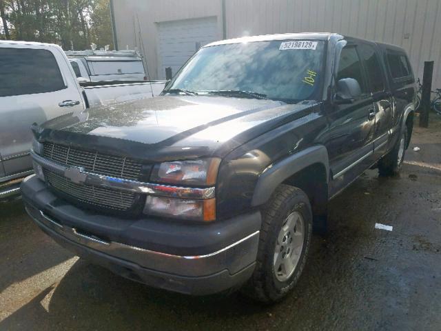 1GCEK19B45E136314 - 2005 CHEVROLET SILVERADO BLACK photo 2