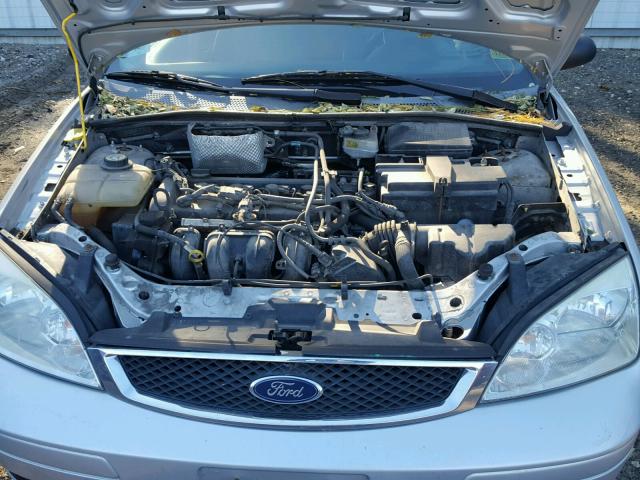 1FAFP34N56W206651 - 2006 FORD FOCUS ZX4 SILVER photo 7