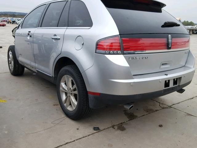 2LMDJ6JC7ABJ34529 - 2010 LINCOLN MKX SILVER photo 3