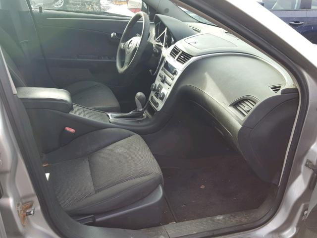 1G1ZH57B98F240573 - 2008 CHEVROLET MALIBU 1LT SILVER photo 5