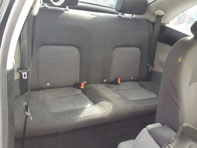 3VWCD21C94M402668 - 2004 VOLKSWAGEN NEW BEETLE შავი ფოტო 6