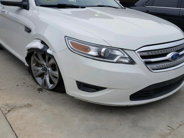 1FAHP2EW7CG122251 - 2012 FORD TAURUS SEL WHITE photo 9