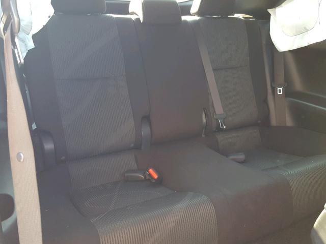 JTKJF5C76B3003276 - 2011 TOYOTA SCION TC 银色 照片 6