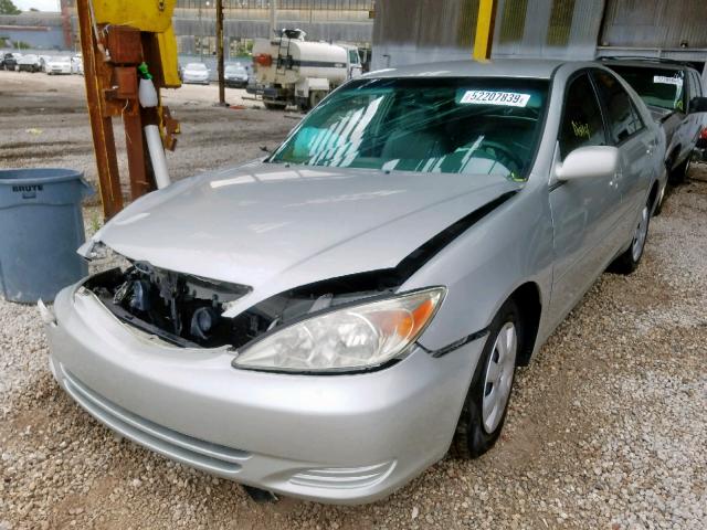 4T1BE32K82U079760 - 2002 TOYOTA CAMRY LE GRAY photo 2