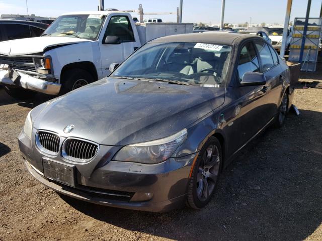 WBANW1C54AC166665 - 2010 BMW 535 I GRAY photo 2