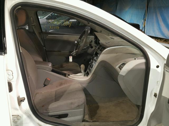 1G1ZB5EB5AF124152 - 2010 CHEVROLET MALIBU LS WHITE photo 5