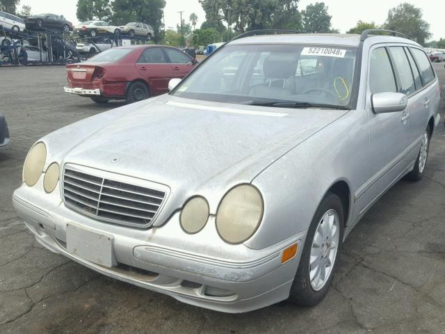 WDBJH65J11B348606 - 2001 MERCEDES-BENZ E 320 SILVER photo 2