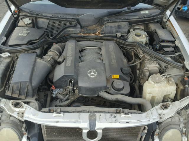 WDBJH65J11B348606 - 2001 MERCEDES-BENZ E 320 SILVER photo 7