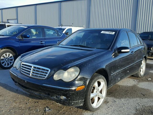 WDBRF61J92F185423 - 2002 MERCEDES-BENZ C 240 BLACK photo 2