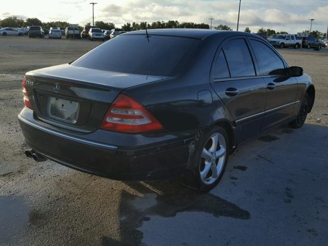 WDBRF61J92F185423 - 2002 MERCEDES-BENZ C 240 BLACK photo 4