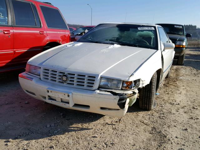 1G6ET1295TU620650 - 1996 CADILLAC ELDORADO T CREAM photo 2