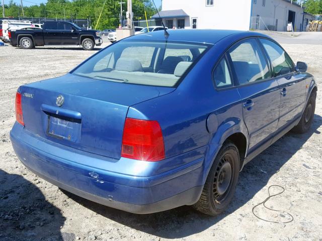 WVWMA63BXWE181635 - 1998 VOLKSWAGEN PASSAT GLS BLUE photo 4