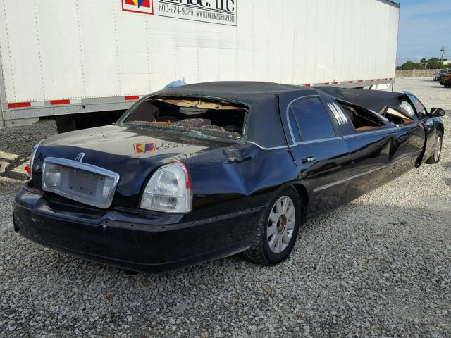 1L1FM81W73Y667425 - 2003 LINCOLN TOWN CAR E BLACK photo 4