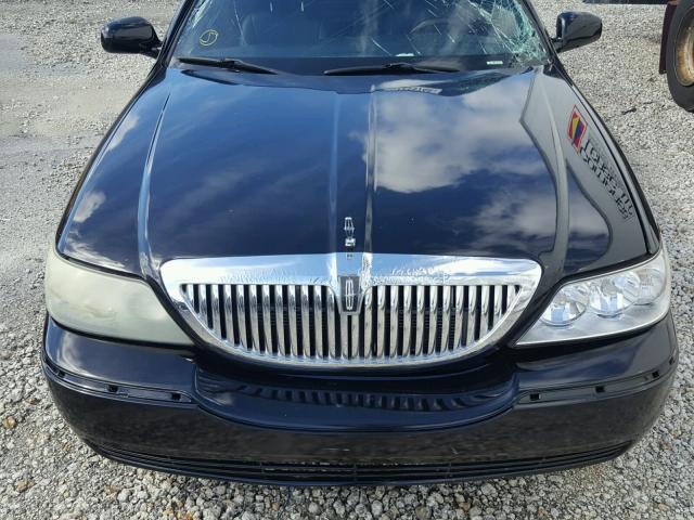 1L1FM81W73Y667425 - 2003 LINCOLN TOWN CAR E BLACK photo 7